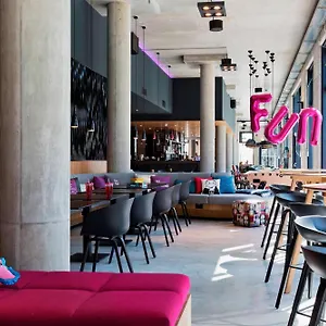 مطار فيينا Moxy 3* سخويشات