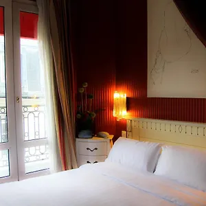 *** Hotel Royal Aboukir Paris Francia